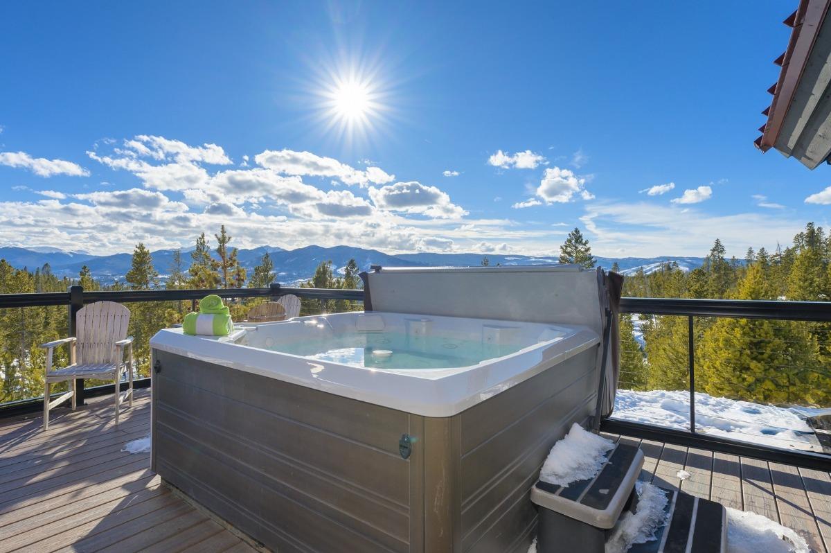 SWP 864 Rainbow Lane Private hot tub